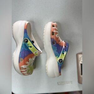 Crocs Classic Platform Chunky Clogs Women’s Size 6 Tie Dye Summer Purple Green